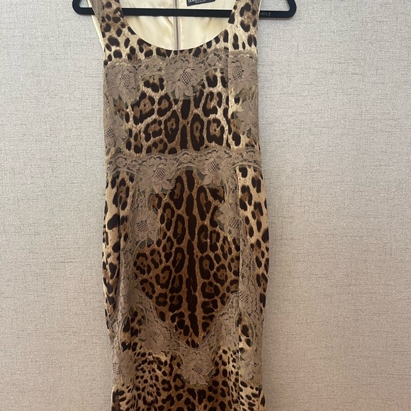 Lace-Trim Leopard-Print Dress. - Picture 3 of 8